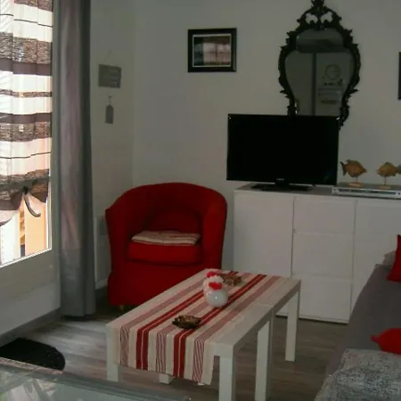 Apartment Studio Cap D'agde, 1 Piece, 4 Personnes - Fr-1-249-8 Agde