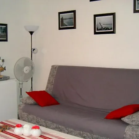 Apartment Studio Cap D'agde, 1 Piece, 4 Personnes - Fr-1-249-8 Agde