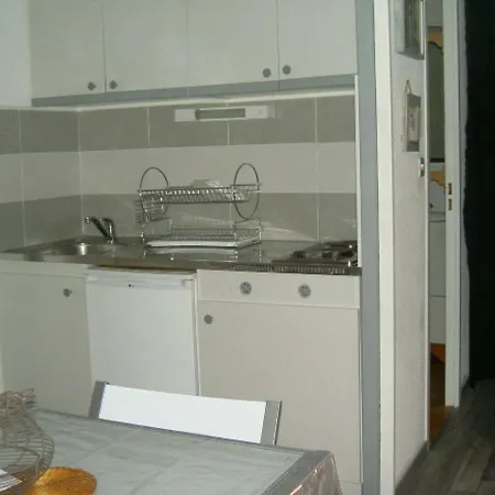Apartment Studio Cap D'agde, 1 Piece, 4 Personnes - Fr-1-249-8 Agde
